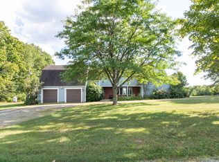 586 Old Coach Road, Lyndon, VT 05851