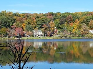 41 Lake Shore Dr, Sparta, NJ 07871