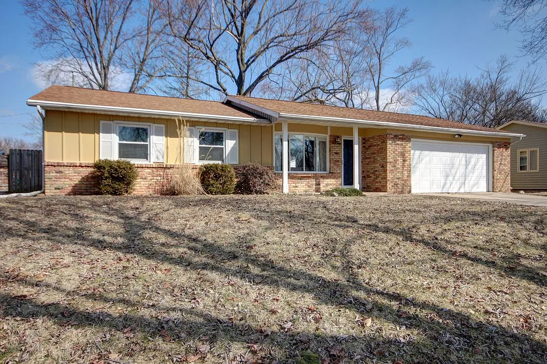 2506 Hathaway Dr photo 1