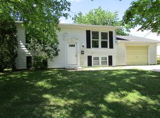 911 Sunset Rdg, Danville, IL 61832