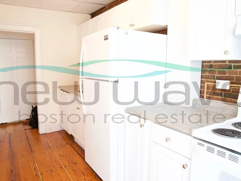147 Charles St #2 — Photo 6