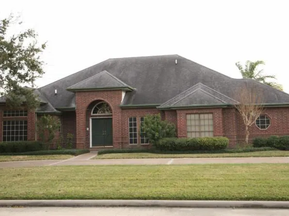 5913 Woodmere Dr, Corpus Christi, TX 78414