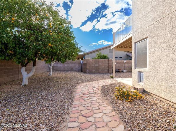 8921 N Shadow Rock Dr, Tucson, AZ 85743