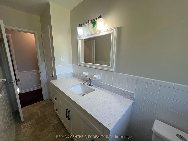 74 Brentwood Cres — Photo 20