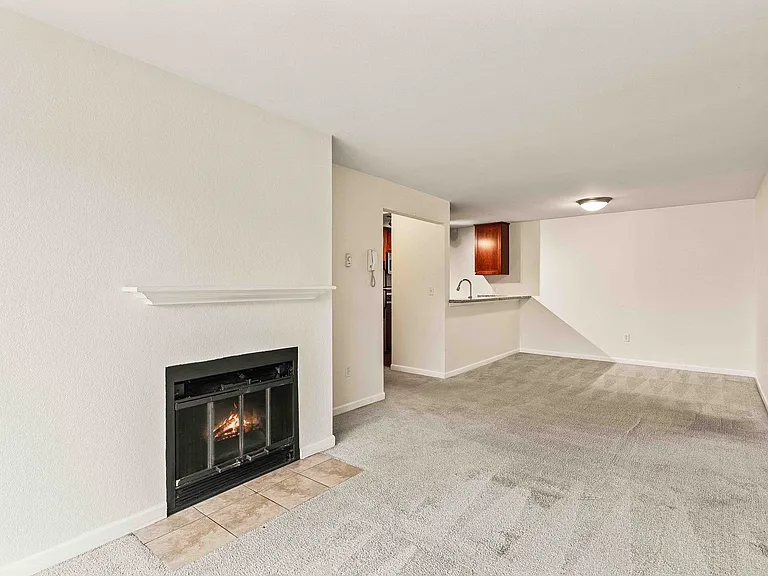 13426 Greenwood Ave N #306 — Photo 8