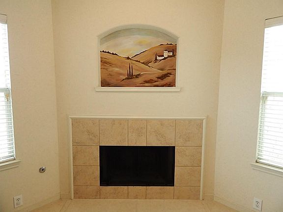 4th image of 2814 Foster Hill Dr