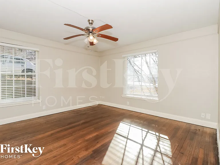 3500 Creston Ave — Photo 8