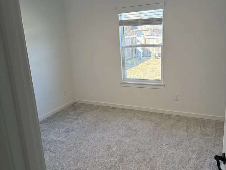 5837 Lavender Ave — Photo 6