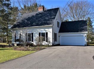 113 Fernwood Rd, Chagrin Falls, OH 44022