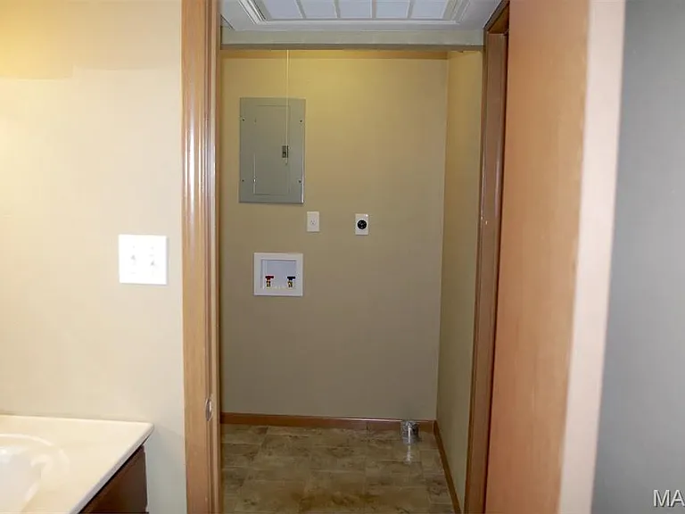 305 Baltes Dr #C — Photo 17