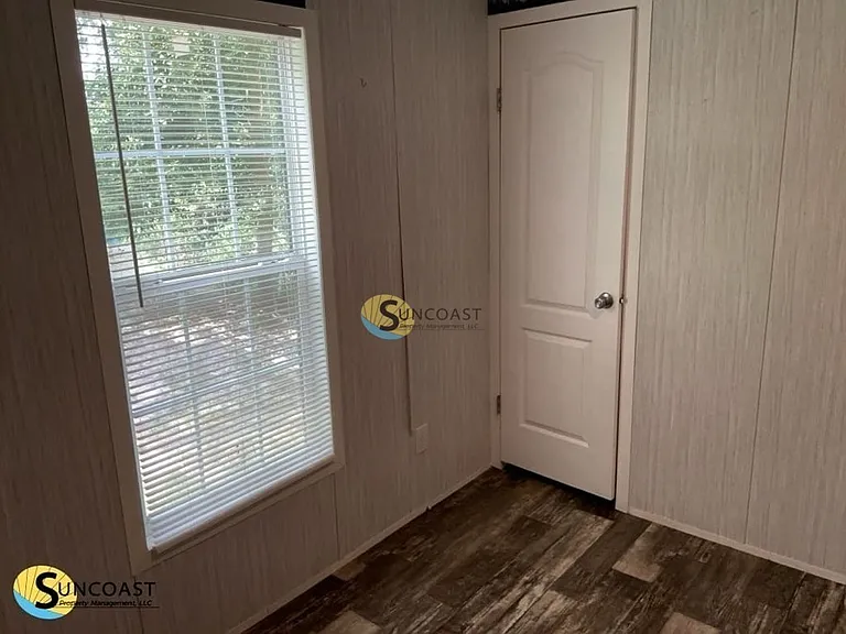 14209 Lyle Rd — Photo 2