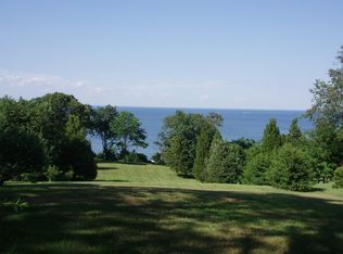 49 Crane Neck Rd, Setauket, NY 11733