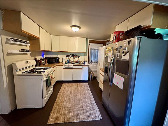 5th image of 547 E Henry St