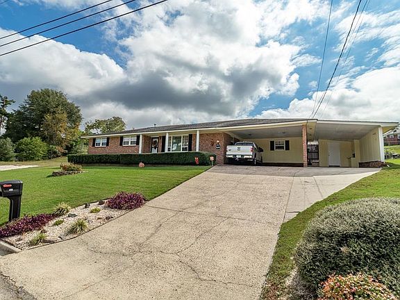 2nd image of 114 Ashley Cir