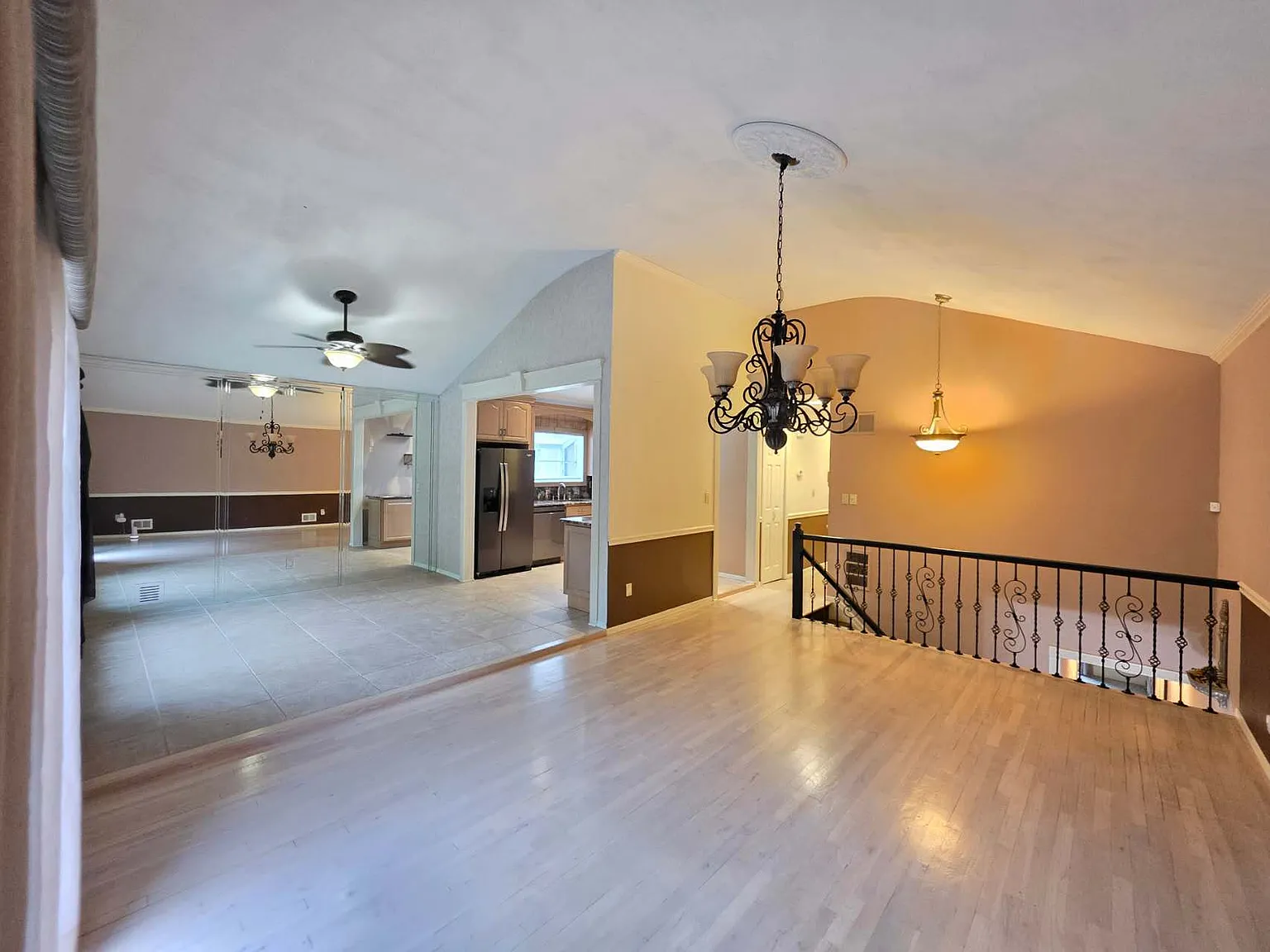 4 bed, 2.5 bath, 2000 sqft, $4,200 — Photo 4