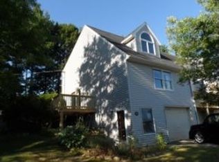 19 Fieldstone Est, Newmarket, NH 03857