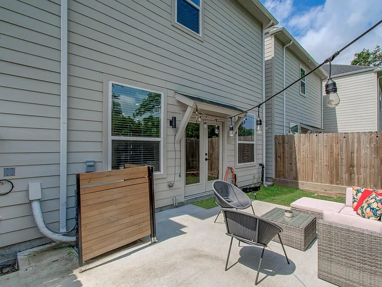970 Highland Sound Ln — Photo 26