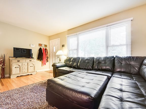 2nd image of 3812 Altamira Dr