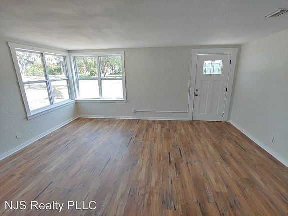 5th image of 19 Tarpon Dr