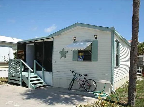 250 Nettles Blvd, Jensen Beach, FL 34957