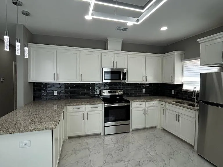 1018 N Abbey Ave #3 — Photo 6