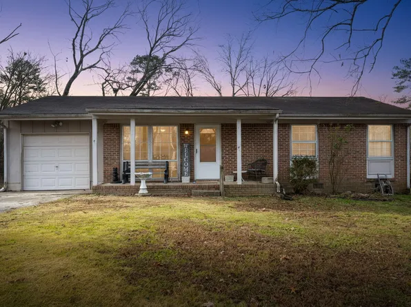 2214 Glengerrie Dr, Soddy Daisy, TN 37379
