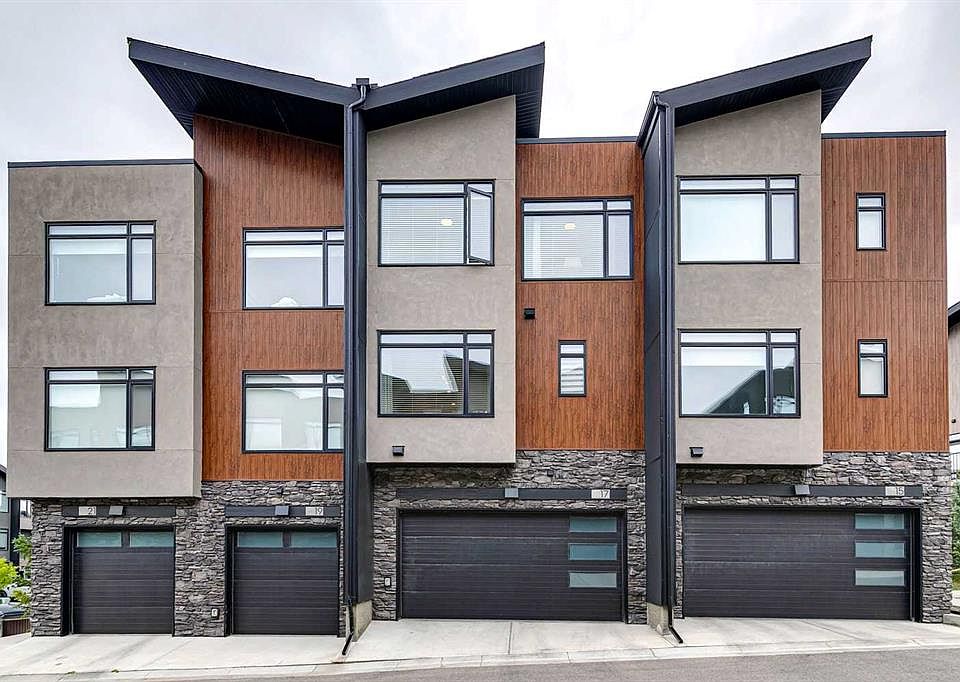 1st image of 17 W Royal Elm Way NW