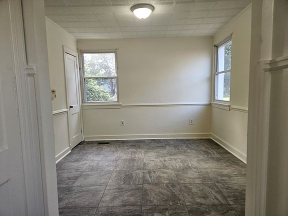 4th image of 3618 Chapel Dr