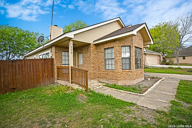772 Vista Pkwy — Photo 2