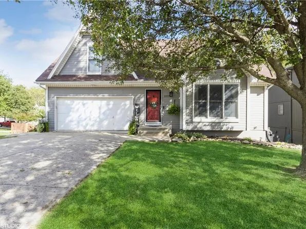 1217 W Poplar St, Olathe, KS 66061