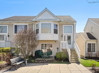 317 Hidden Creek Ln #317, North Aurora, IL