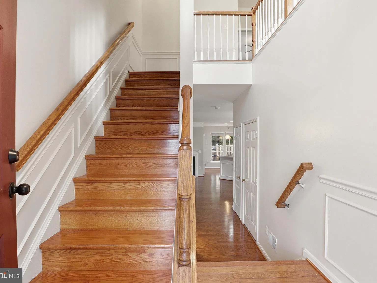 3 bed, 2.5 bath, 1956 sqft, $2,995 — Photo 2
