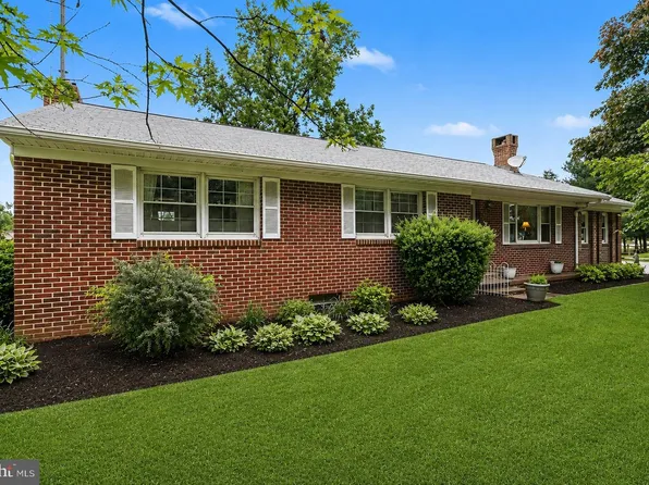 2226 Harney Rd, Littlestown, PA 17340