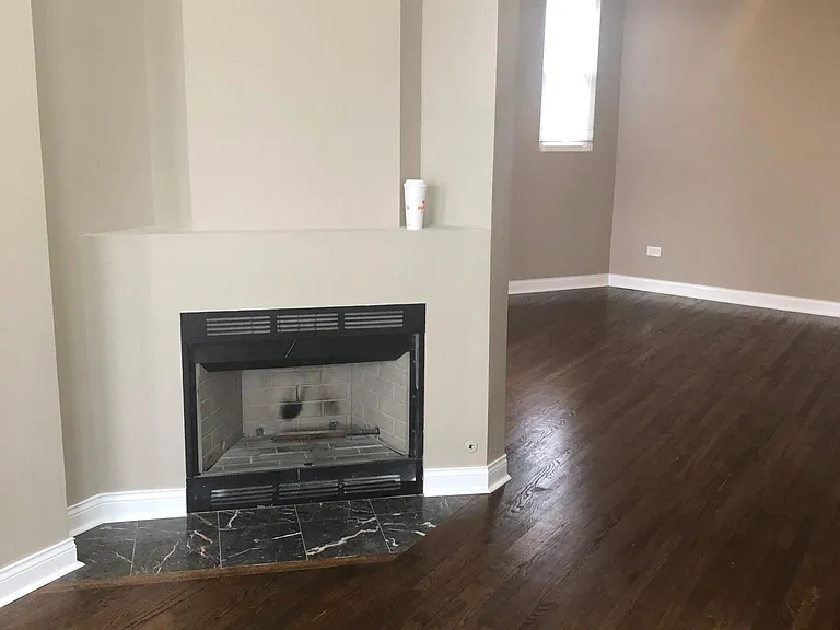628 N Albany Ave #2 — Photo 5