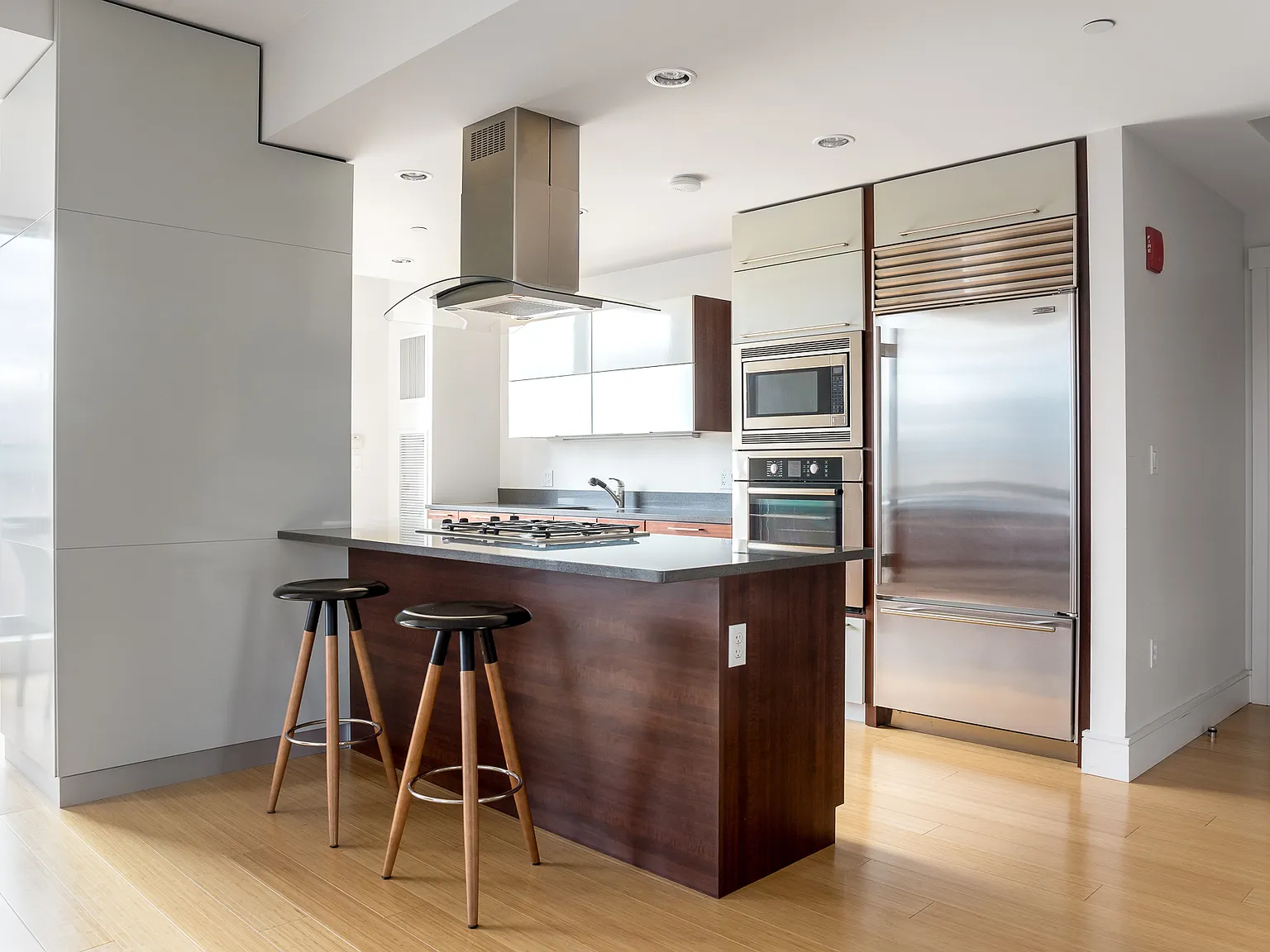 2 bed, 1378 sqft, $8,500 — Photo 3