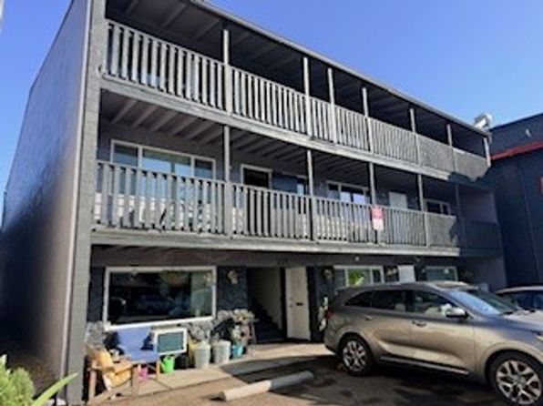 335 SW 4th St APT 205