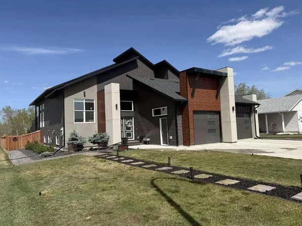 10522 S 101st Ave, Sexsmith, AB T0H 3C0