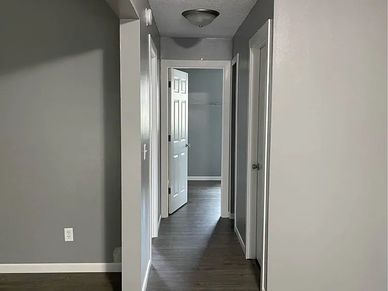 1427 Shakopee Ave E #2 — Photo 5