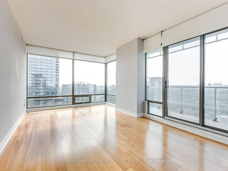 18 Yorkville Ave #3204 — Photo 7