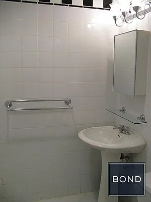 Rented by Bond New York | media 29