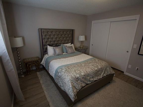 Upstairs guest bedroom