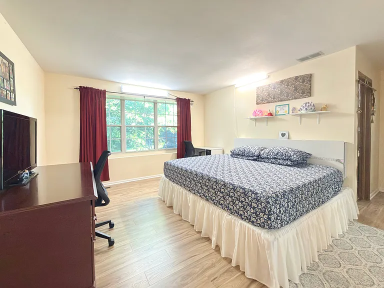 1464 Farrington Ln — Photo 10