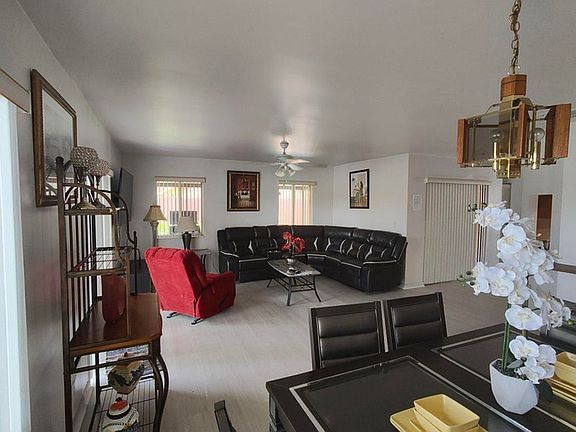 5th image of 616 White Water Dr