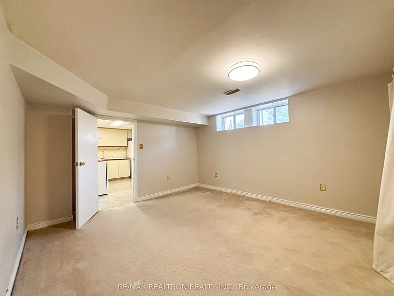 7 Rockport Cres — Photo 7