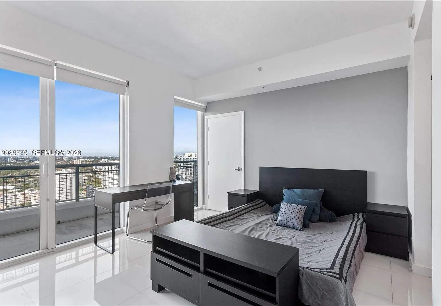 Infinity At Brickell Cond — Photo 2
