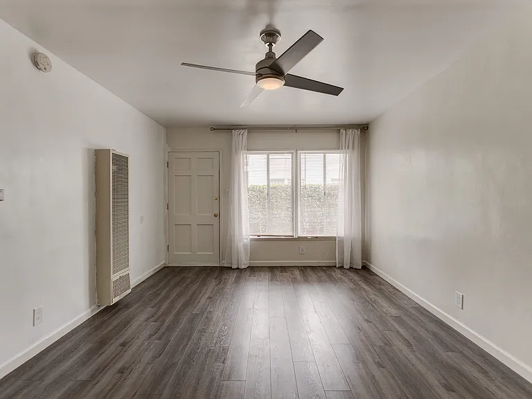1164 S Norton Ave #13 — Photo 2