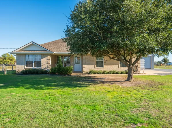10678 Oak Lake Rd, Bryan, TX 77808