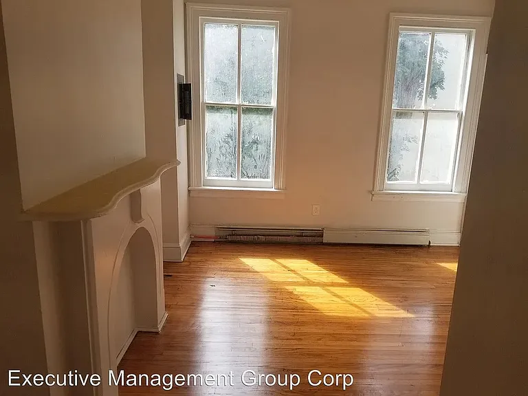 145 Grand St #2 — Photo 8