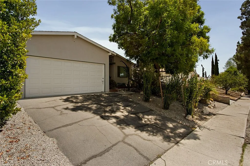 3 bed, 1170 sqft, $4,500 — Photo 1