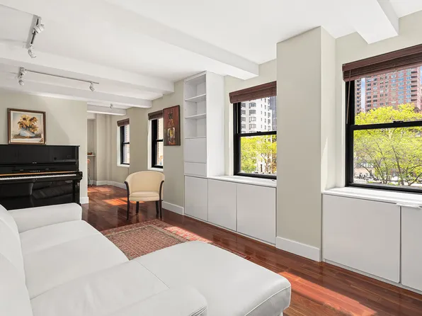 235 E 49th St APT 7B, New York, NY 10017